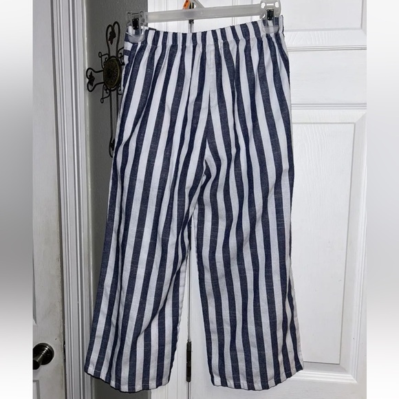 SHEIN Girls Goucho Pants Sz 10 Blue & White Stripe Wide Leg Crop Belted - Picture 2 of 9